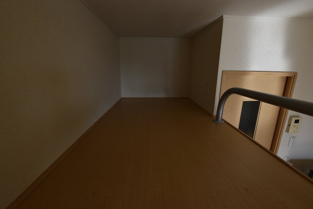 拡大写真：レオパレスアベンタ楽音寺 1階102の寝室