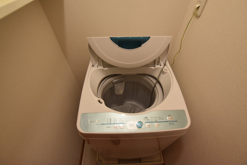 拡大写真：香芝市西真美１丁目 103の洗濯機