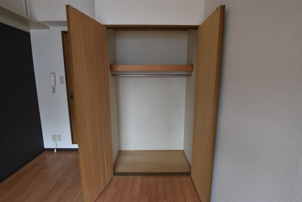 拡大写真：サンフレール八尾 3階301のクローゼット