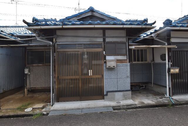 拡大写真：国分本町７丁目テラスハウス 1階2の外観写真（昼）