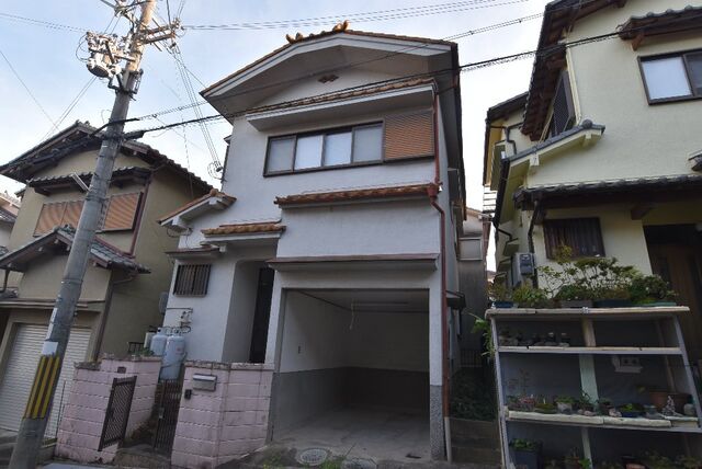 拡大写真：大和郡山市小泉町戸建貸家 2階1の外観写真（昼）