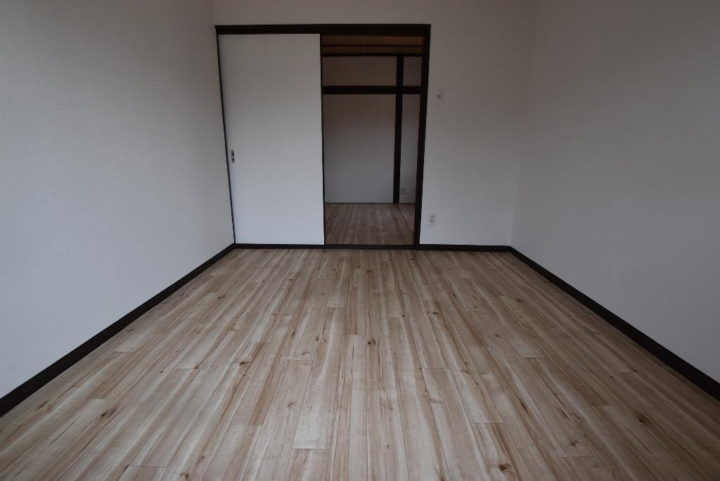 拡大写真：藤井寺市川北三丁目戸建 1の室内