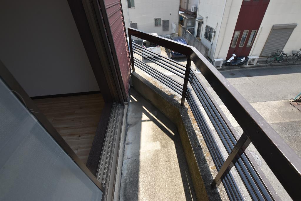拡大写真：藤井寺市川北三丁目戸建 1のベランダ