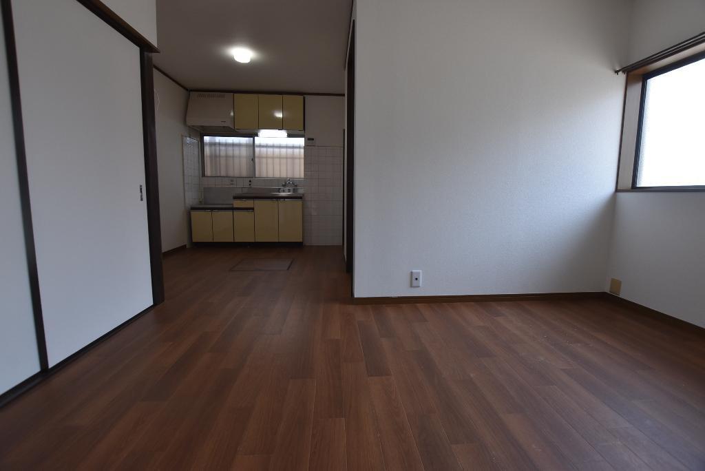 拡大写真：藤井寺市川北三丁目戸建 1のリビング