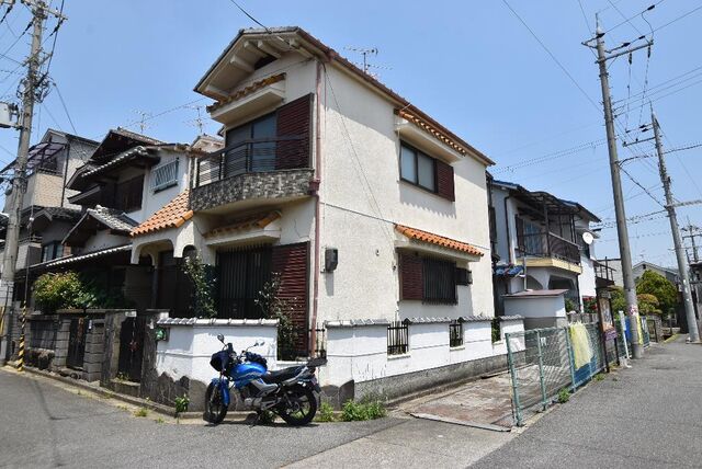 拡大写真：藤井寺市川北三丁目戸建 1の外観写真（昼）
