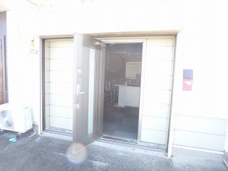 拡大写真:長屋大西テナント学校前 1階2の玄関(イメージ)
