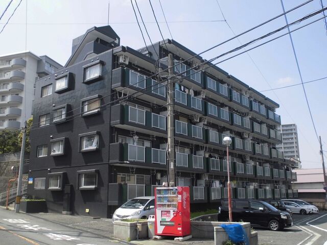拡大写真：シャトレ熊西Ⅲ 2階208の外観写真（昼）