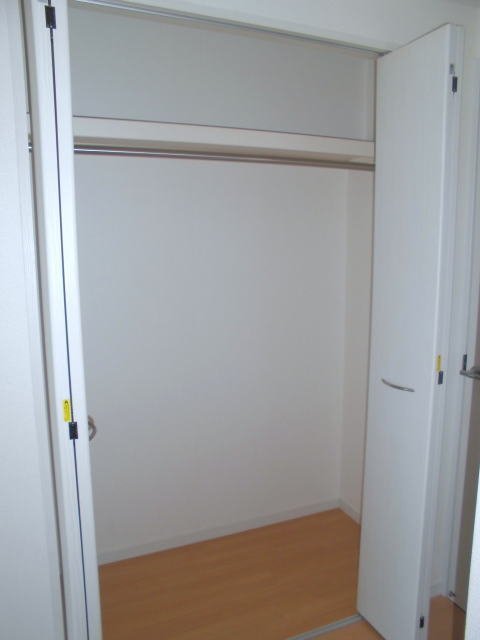 拡大写真：グレイスガーデン岬の山 6階607のクローゼット