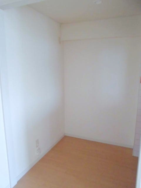 拡大写真：グレイスガーデン岬の山 6階607のキッチン