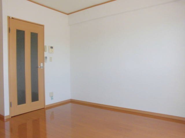 拡大写真：グランド・コスモ 9階906の洋室