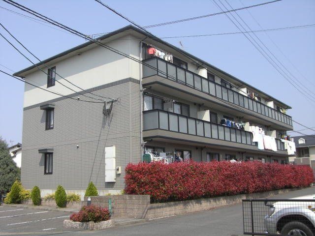 拡大写真：ポサーダ平田 3階302の外観写真（昼）