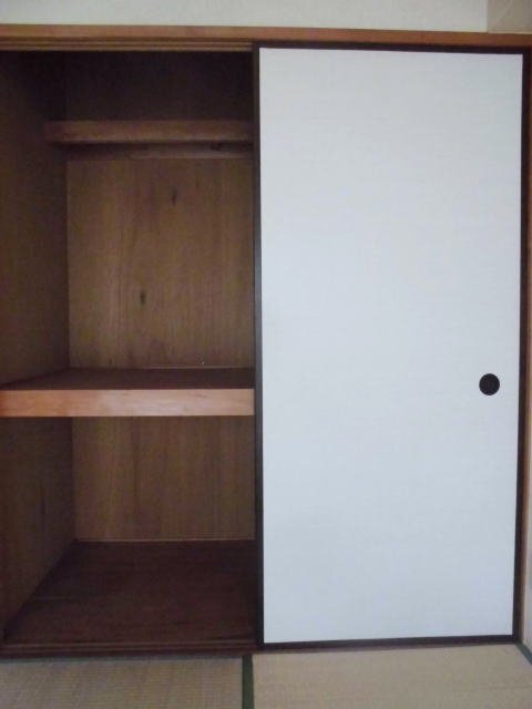 拡大写真：クレベール皇后崎 9階502の押入