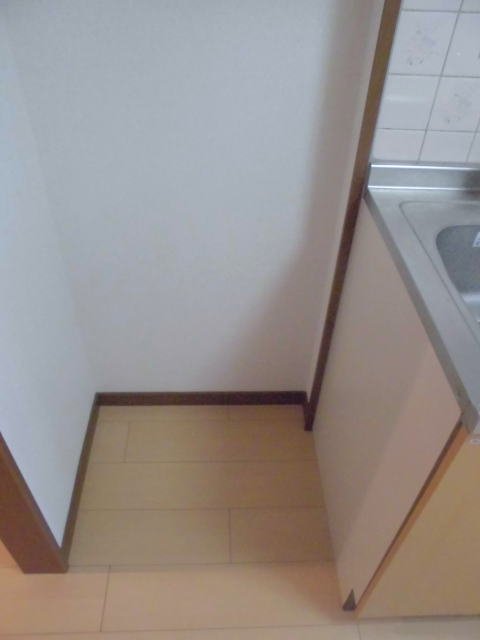 拡大写真：カンフィデンス三ヶ森 2階205のキッチン