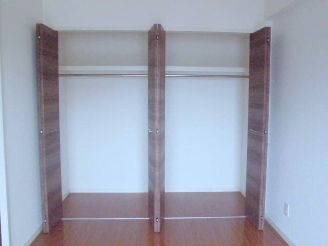 拡大写真：ノーブル三ヶ森 3階301のクローゼット