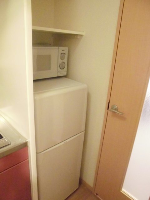 拡大写真：レオパレス エクレールＫ若松 2階207の冷蔵庫・電子レンジ