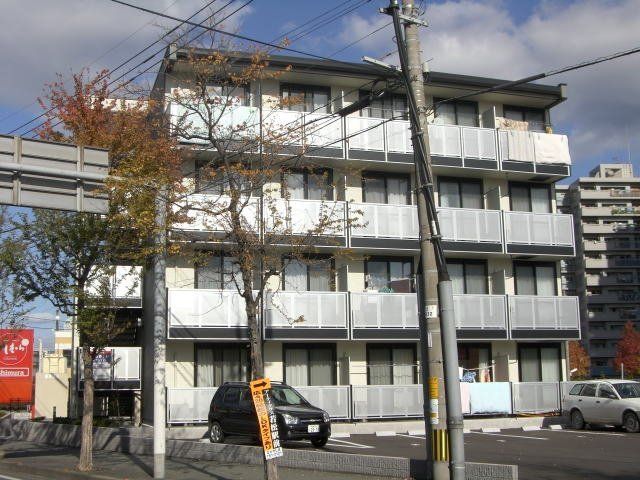 拡大写真：レオパレス エクレールＫ若松 2階207の外観写真（昼）