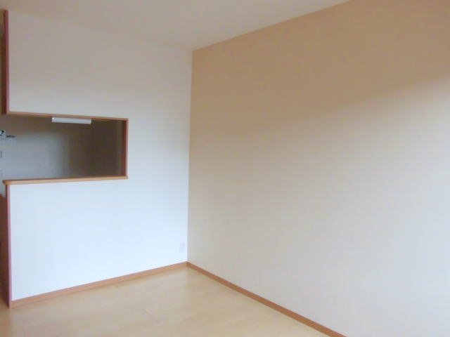 拡大写真：セントラルコーポⅠ 1階103のリビング