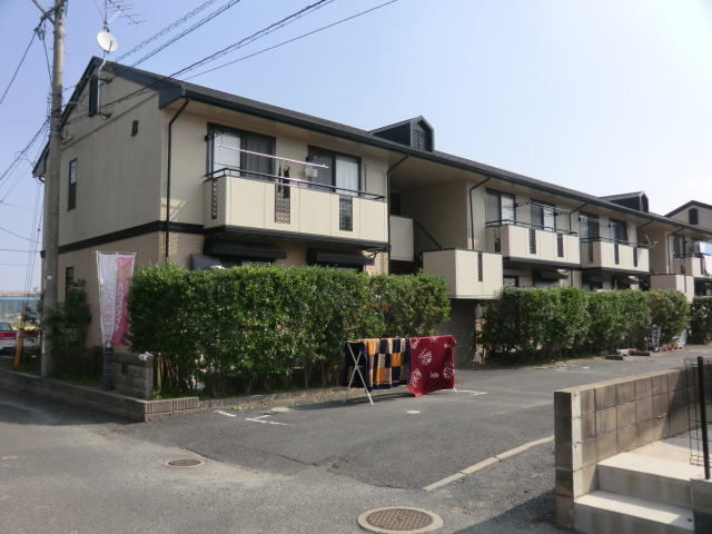 拡大写真：セジュール東山田ⅡＢ 1階105の外観写真（昼）