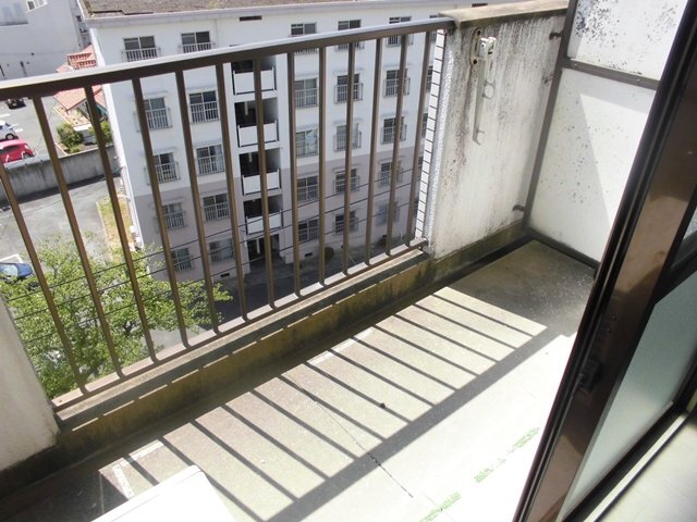 拡大写真：ＴＡＫＡビル光明 6階611のベランダ