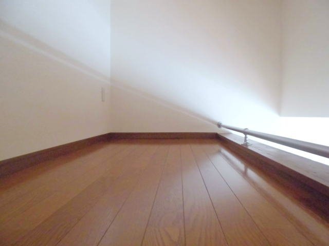 拡大写真：シルクハイツ 2階102のロフトスペース