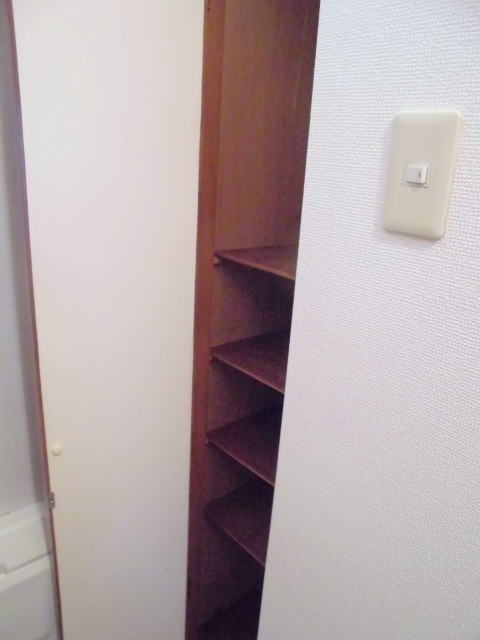 拡大写真：シルクハイツ 1階103の下駄箱