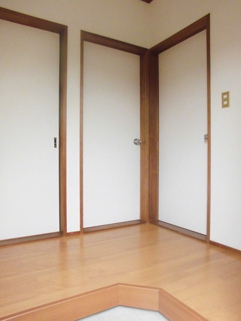 拡大写真：コーポ吉木東 2階201の玄関