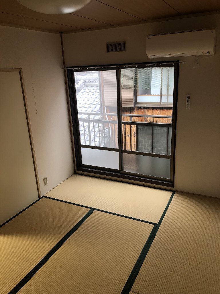 拡大写真：東近江市建部日吉町 2階202の寝室