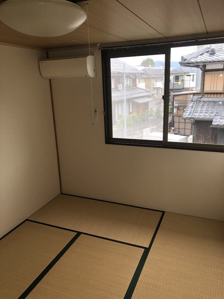 拡大写真：東近江市建部日吉町 2階202の寝室