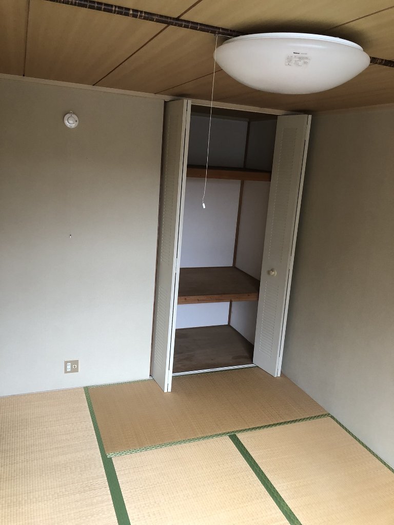 拡大写真：東近江市建部日吉町 2階203の寝室