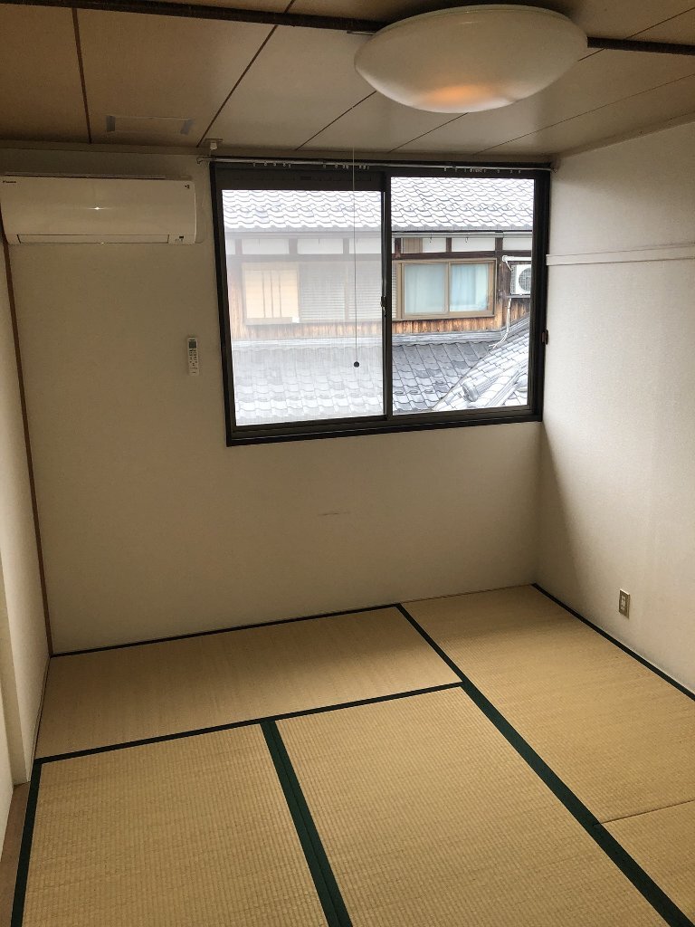 拡大写真：東近江市建部日吉町 2階203の寝室