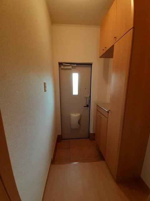 拡大写真:愛知郡愛荘町愛知川 1階103の玄関
