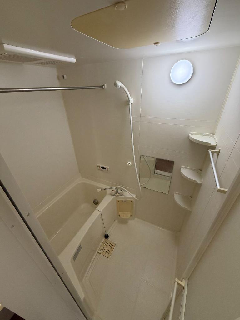 拡大写真:東近江市中小路町 1階103のバス