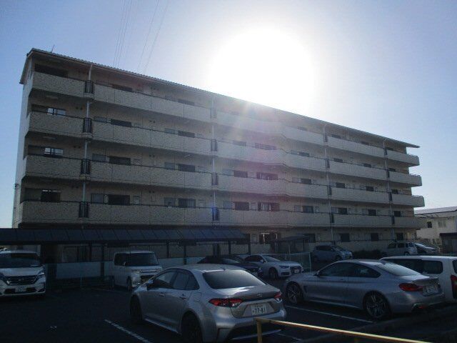 拡大写真：東近江市山路町 3階101の外観写真（昼）