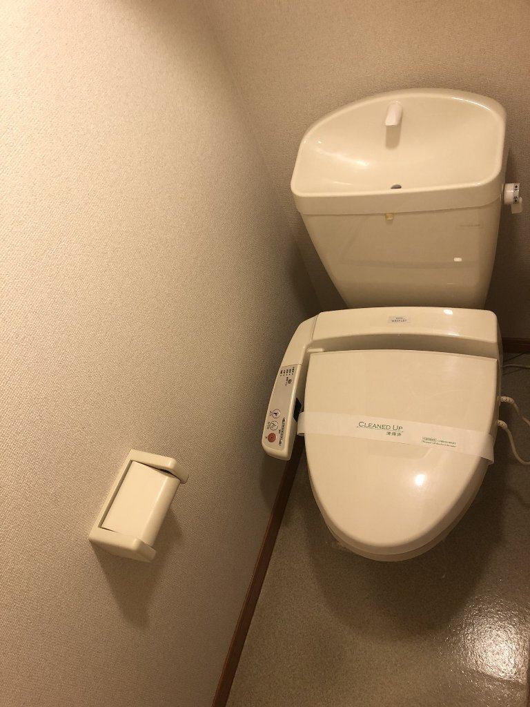 拡大写真：東近江市聖徳町 1階101のトイレ