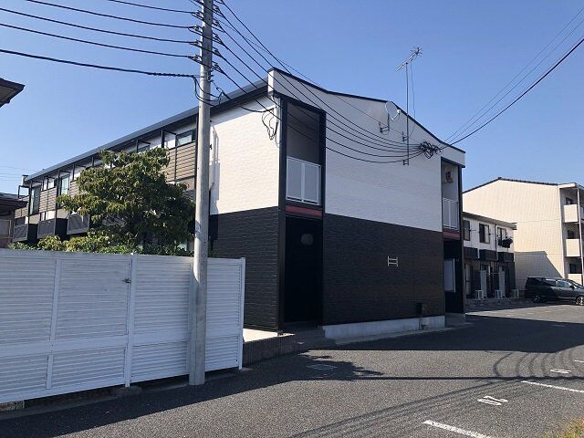拡大写真：東近江市聖徳町 1階101の外観写真（昼）
