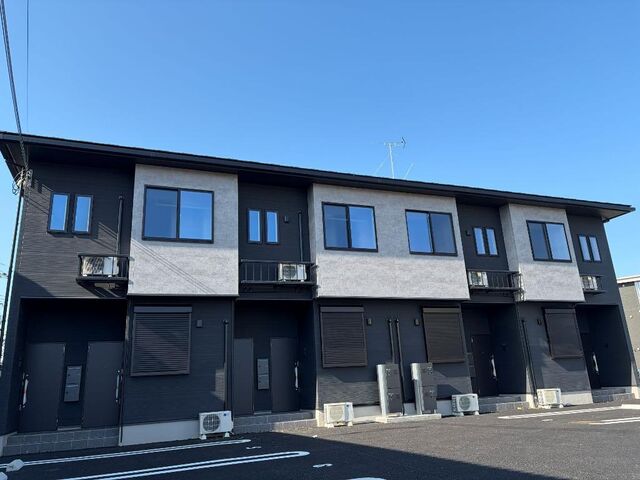 拡大写真：東近江市中野町 1階103の外観写真（昼）