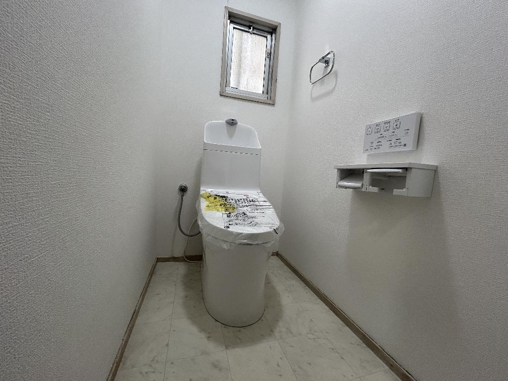 拡大写真：彦根市安清町Y邸 1のトイレ