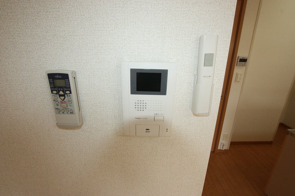 拡大写真:福山市三吉町2丁目 1階101のカメラ付インターホン