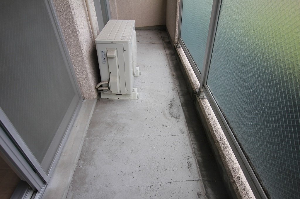 拡大写真:府中市中須町 1階101のベランダ