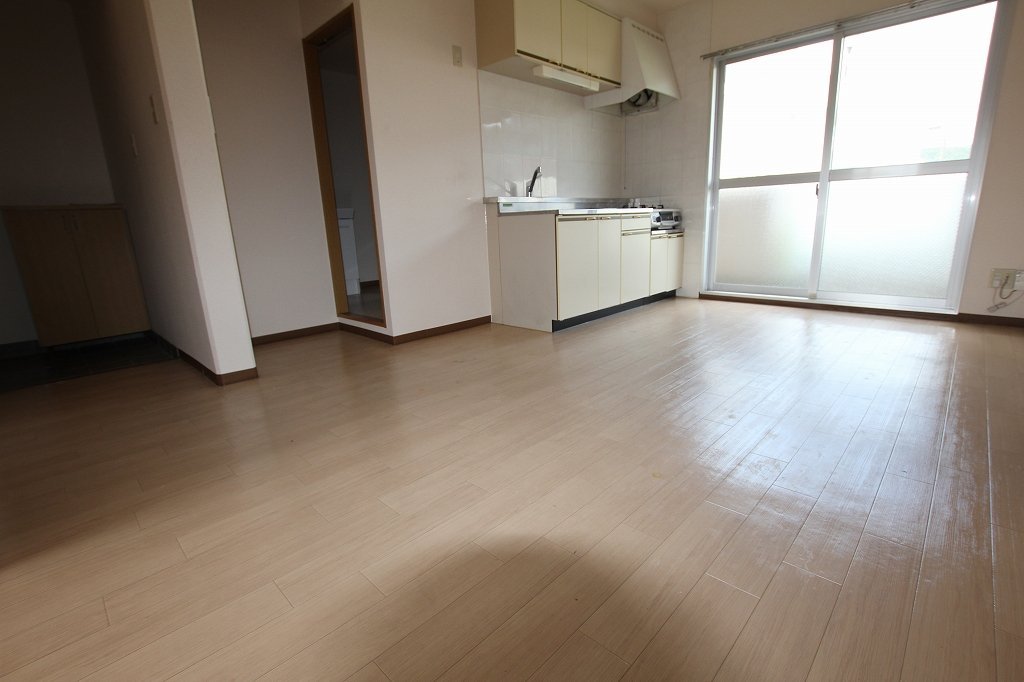 拡大写真:府中市中須町 1階102のリビング