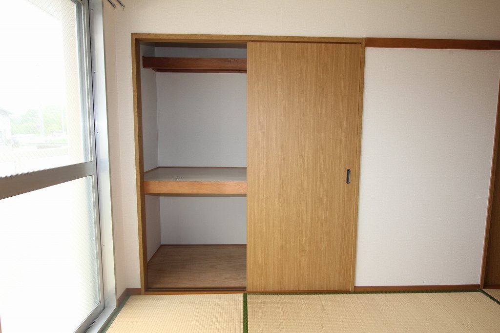 拡大写真:府中市中須町 1階102の収納
