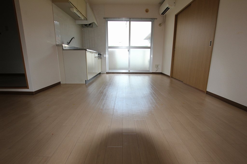 拡大写真:府中市中須町 2階202のリビング