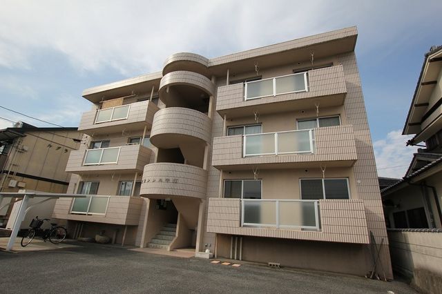 拡大写真:府中市中須町 1階102の外観写真(昼)