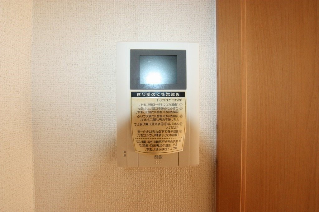 拡大写真:福山市山手町6丁目 1階101のカメラ付インターホン