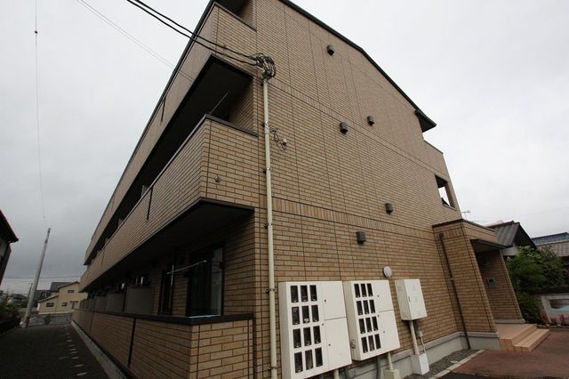 拡大写真:福山市西新涯町1丁目 1階101の外観写真(昼)