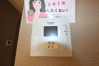 拡大写真:福山市曙町6丁目 1階102のカメラ付インターホン