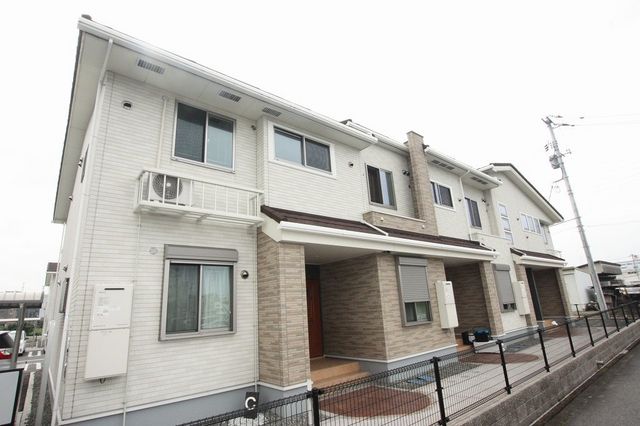 拡大写真：福山市新涯町２丁目 1階101の外観写真（昼）