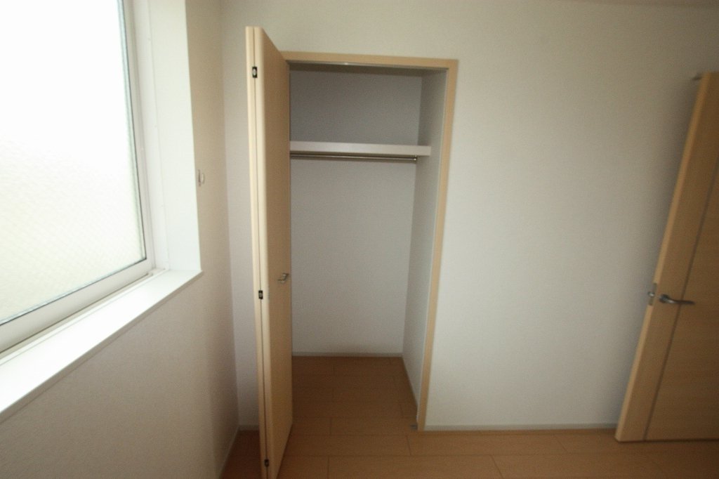 拡大写真:福山市津之郷町大字加屋 2階201のクローゼット