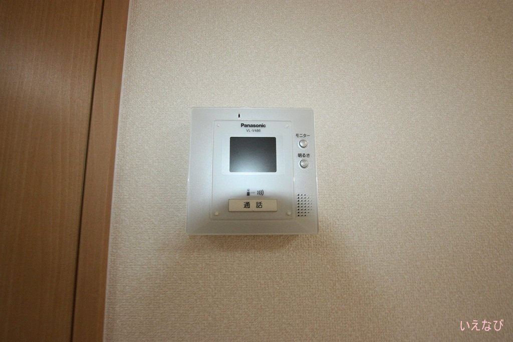拡大写真:福山市駅家町大字万能倉 2階201のカメラ付インターホン