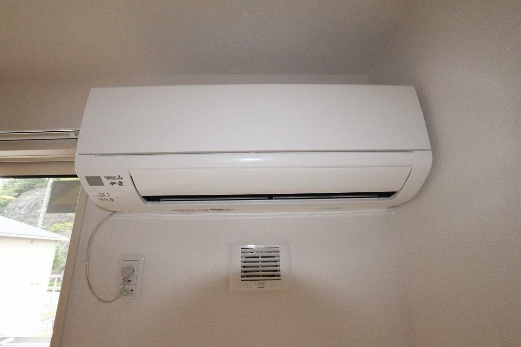 拡大写真:福山市水呑町 2階201のエアコン